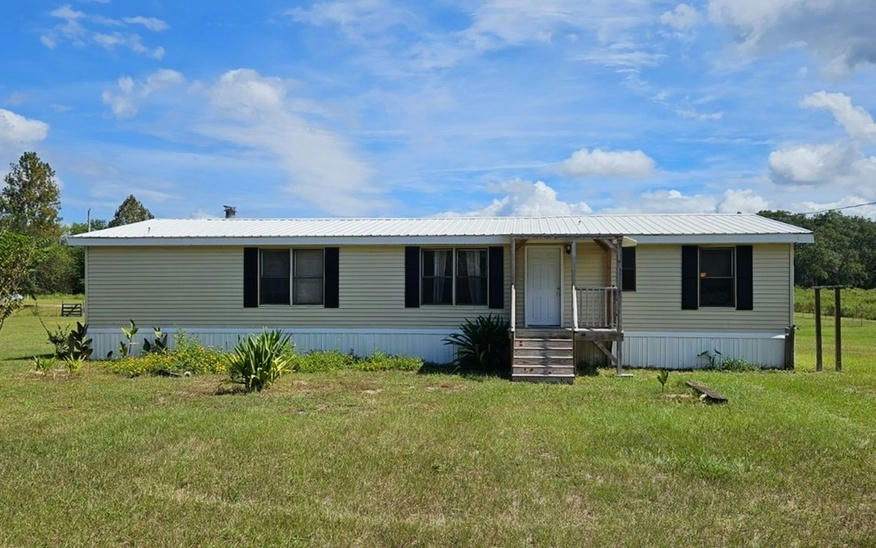 2491 SW DAISY RD, FORT WHITE, FL 32038, photo 1 of 27
